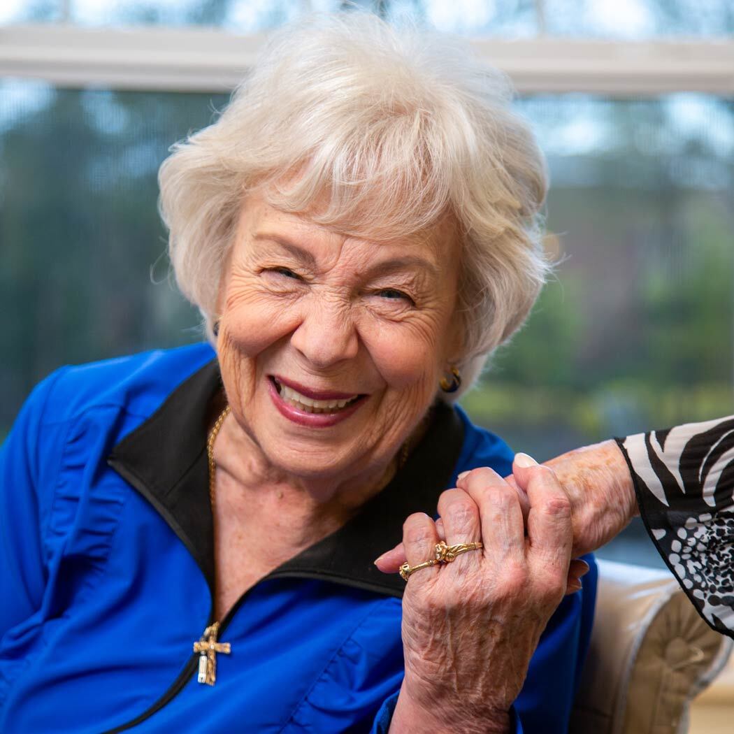 Residents enjoying time together at Summit Glen